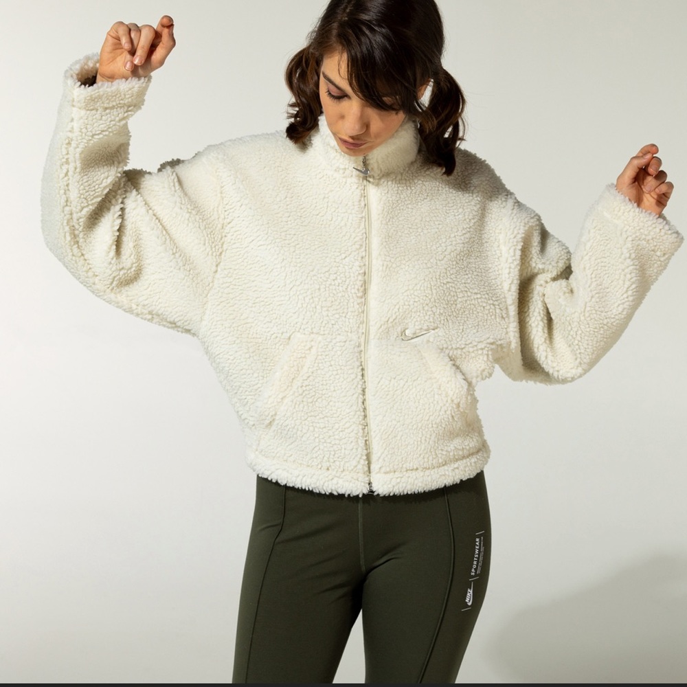 Nike Cropped Oversized Fleece Jacket NWT
